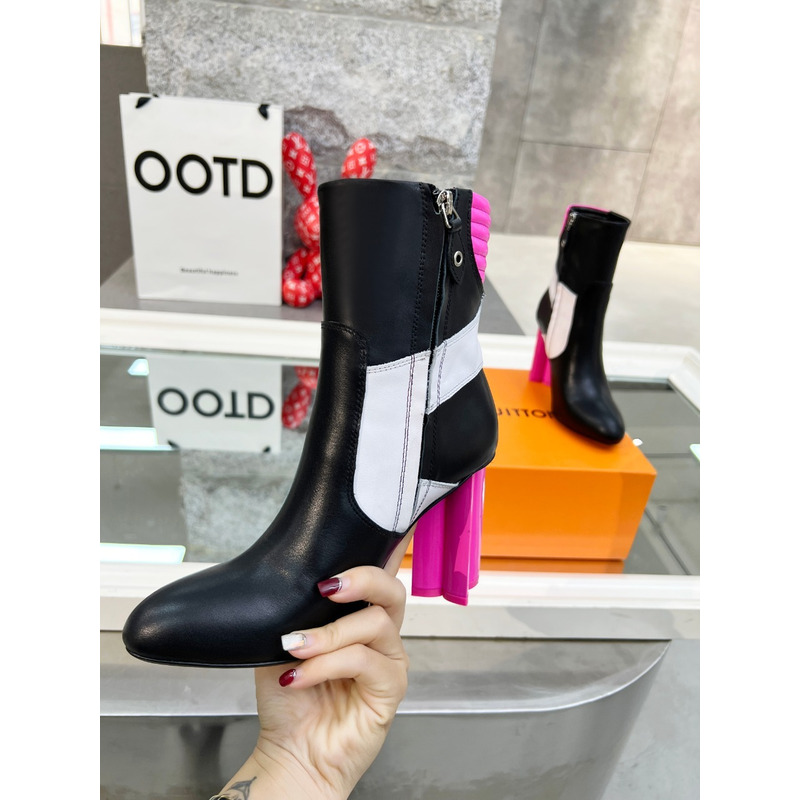 l**is V*t*n silhouette ankle boot pink