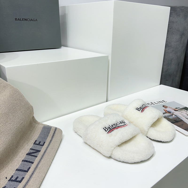 Ba*len*cia*ga logo-embroidered faux shearling slides white