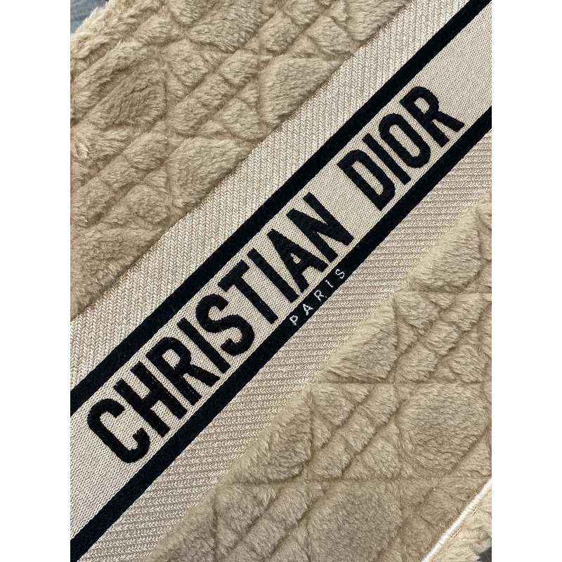 D*or medium book tote bag cannage shearling beige
