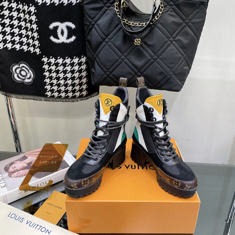 l**is V*t*n laureate platform desert boots