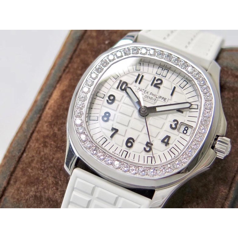 Patek Philippe Aquanaut 5067A Quartz Watches
