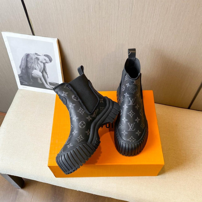 l**is V*t*n ruby monogram ankle boots black