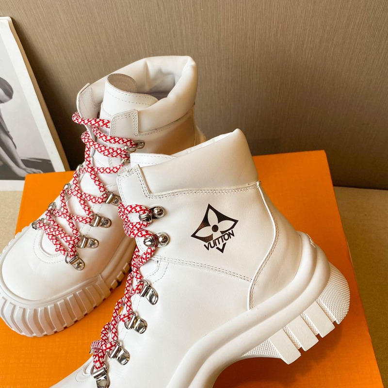 l**is V*t*n ruby flat ranger boots white