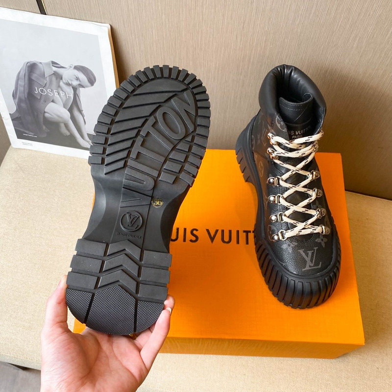 l**is V*t*n ruby monogram boots black