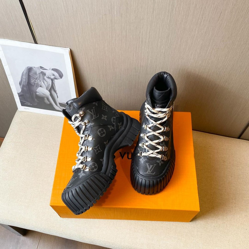 l**is V*t*n ruby monogram boots black