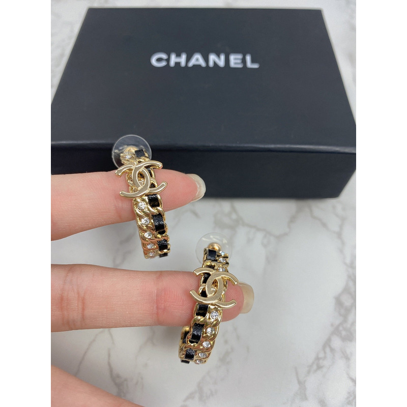 ch*el cc Di*m*nd stud