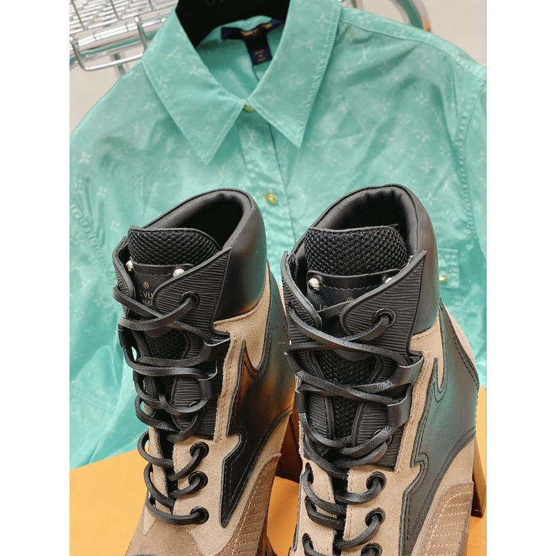 l**is V*t*n laureate monogram boots