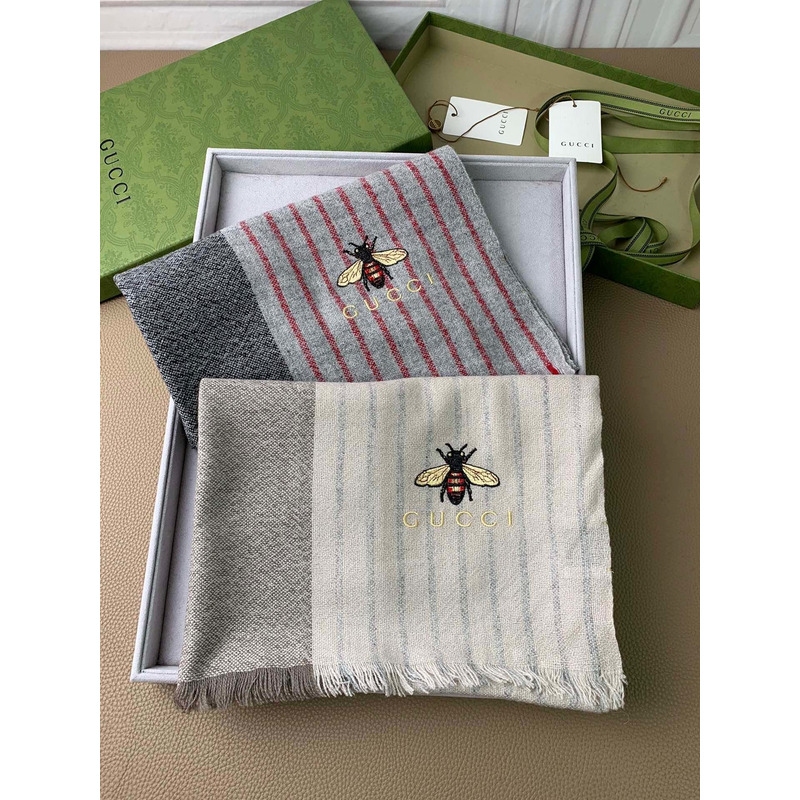 G*u*i wool angora scarf grey& red