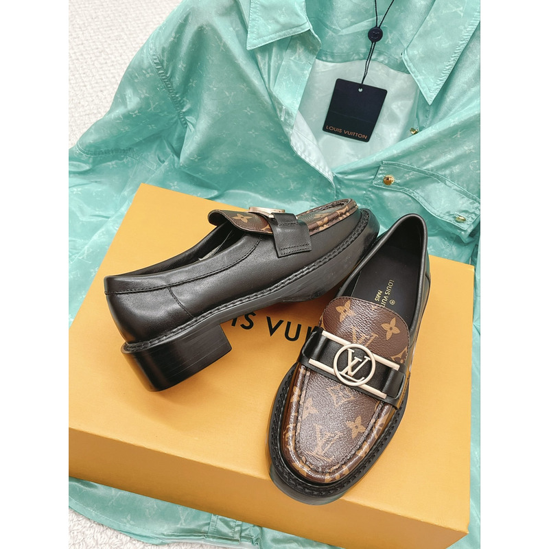 l**is V*t*n chess loafers