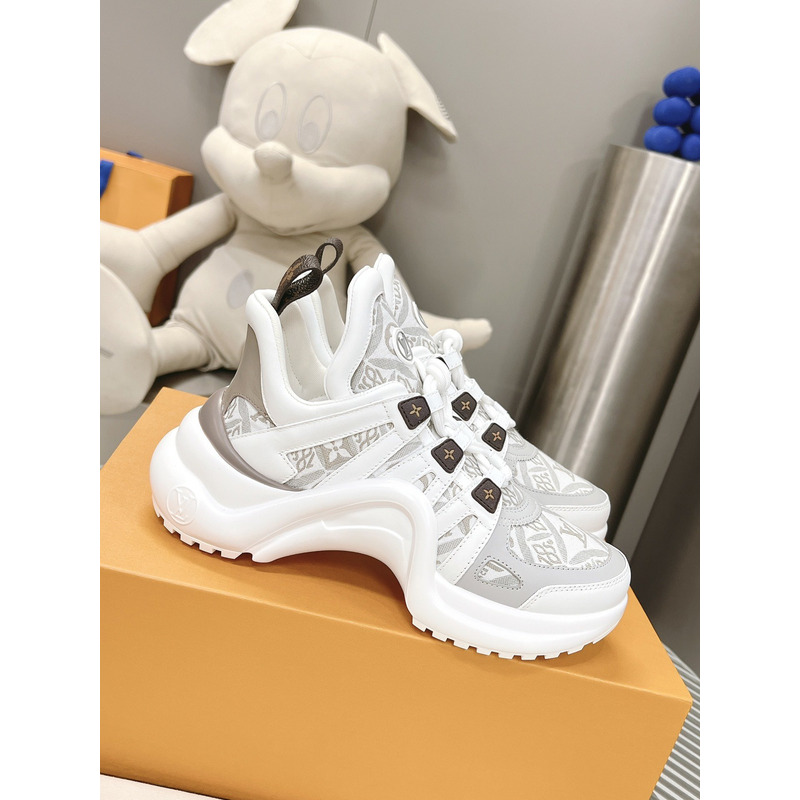 l**is V*t*n archlight sneakers beige