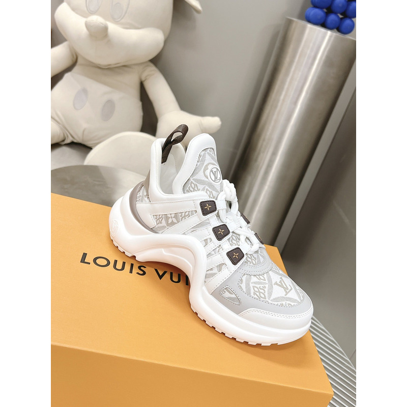 l**is V*t*n archlight sneakers beige