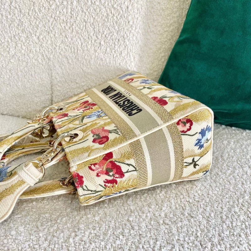 D*or lady d-lite hibiscus metallic thread embroidery bag