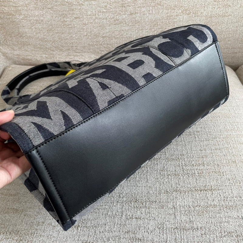 Marc Jacobs The Tote Large Canvas Black