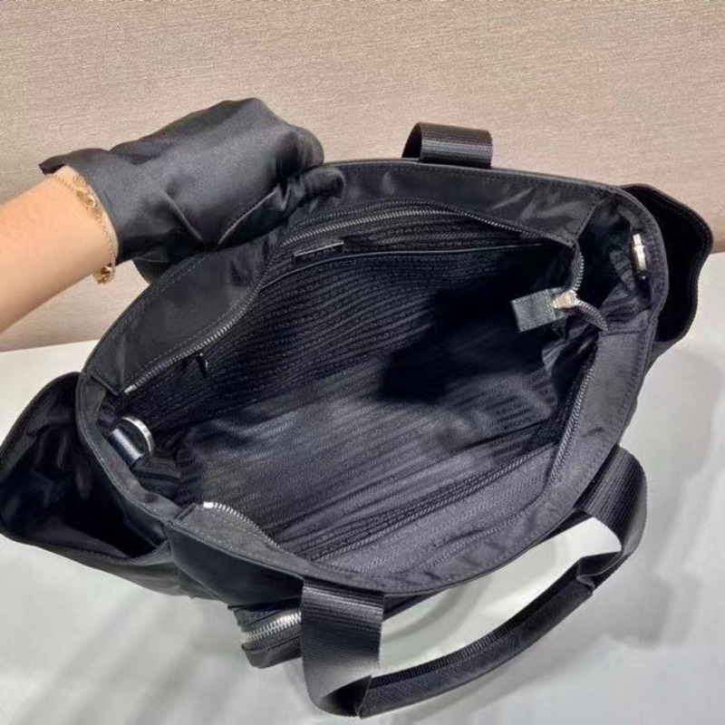 Pra*a recycled nylon baby bag black