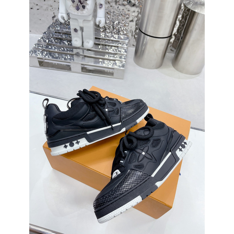 l**is l**is V*t*n trainer sneakers black