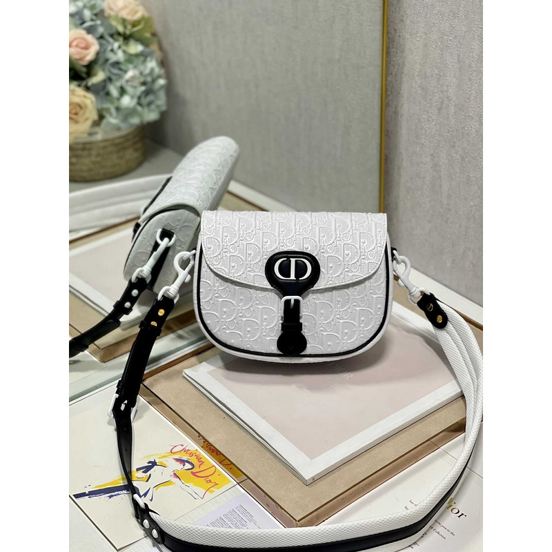 D*or bobby bag leather meduim white