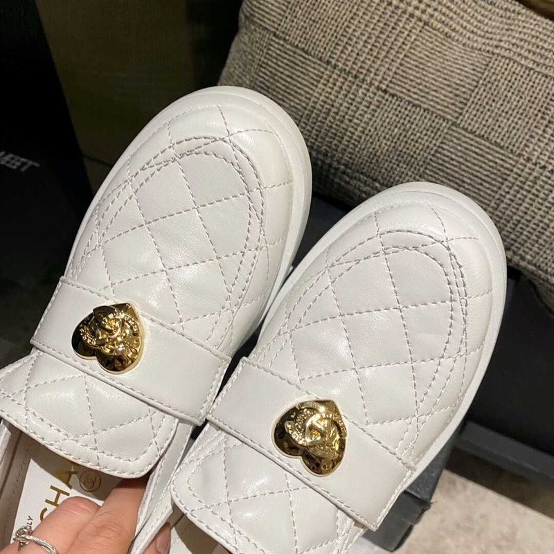 Ch*el heart casual style plain leather party style elegant style white
