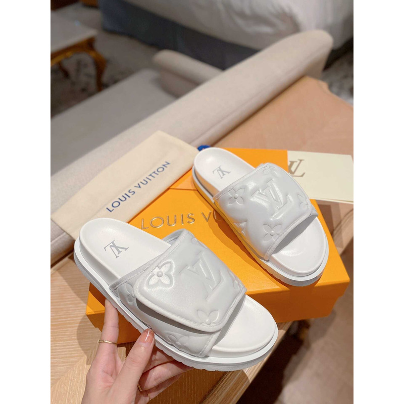 l**is V*t*n new waterfront mule white