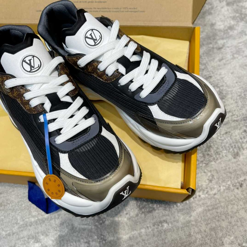 l**is V*t*n run 55 sneakers black