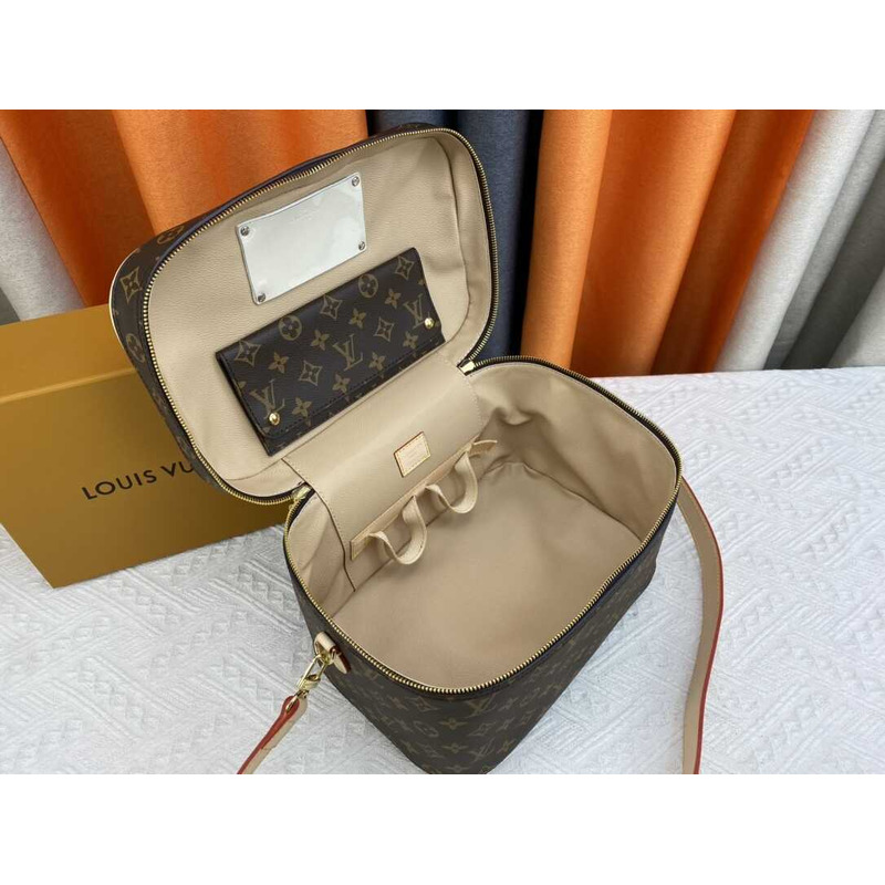 l**is V*t*n nice vanity cosmetic case