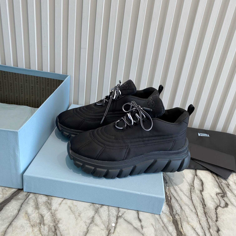 Pra*a lace up platform sneakers black