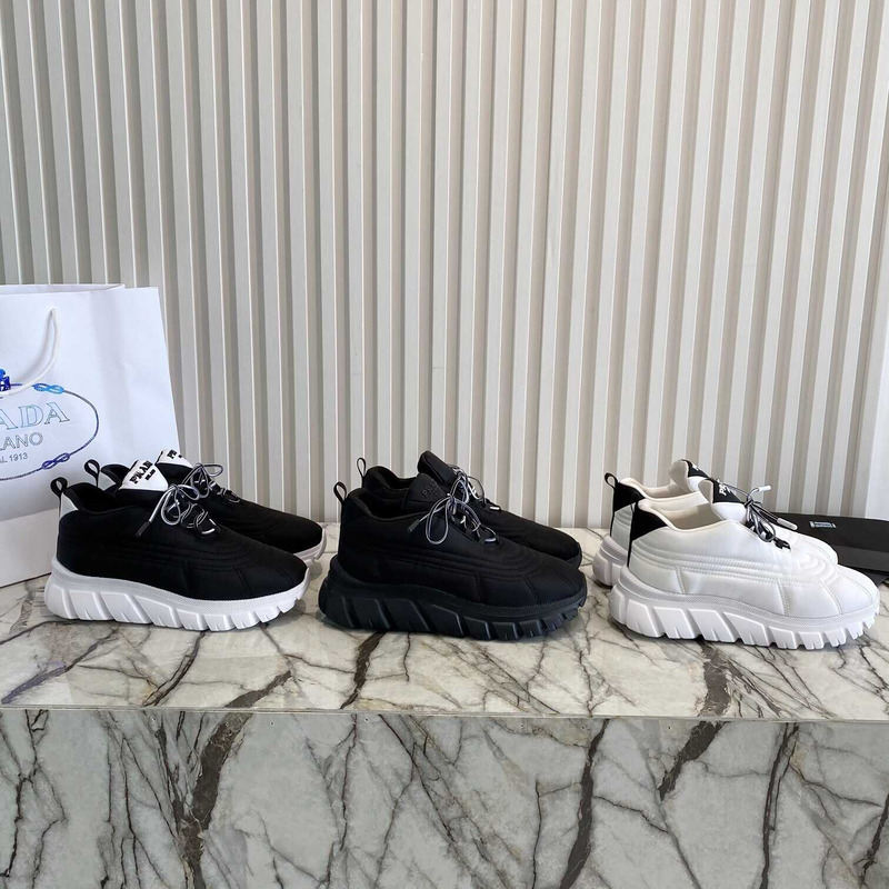 Pra*a lace up platform sneakers black