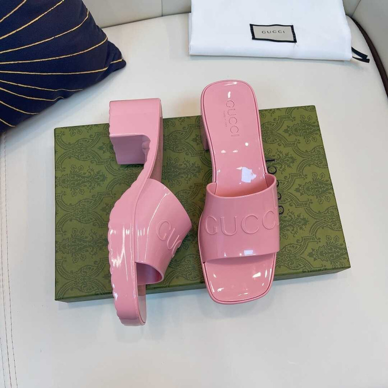 G*u*i women rubber slide sandal pink