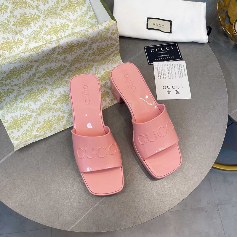 G*u*i women rubber slide sandal pink