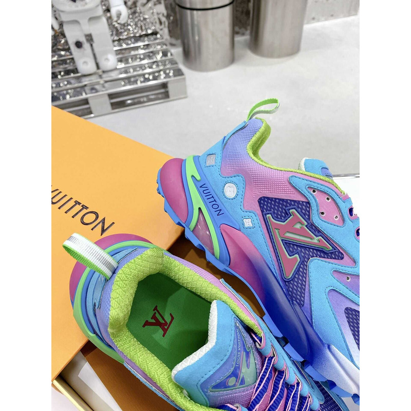 l**is V*t*n runner tatic blue