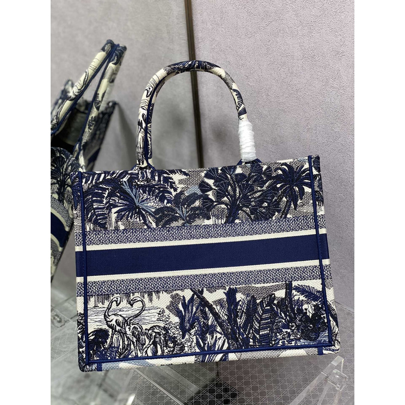 D*or book tote navy bluel & white bags