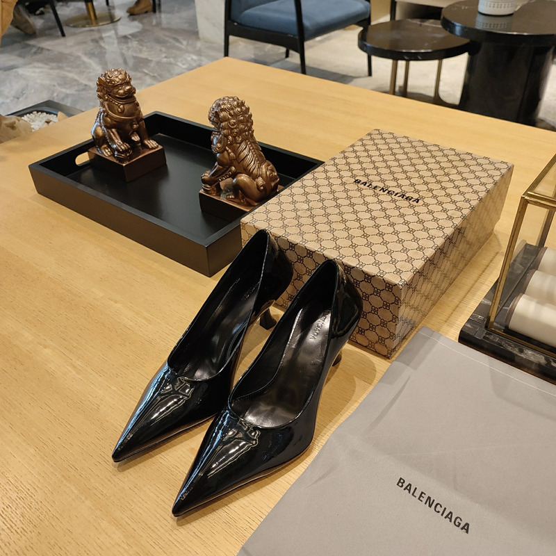 Ba*len*cia*ga patent leather high heel