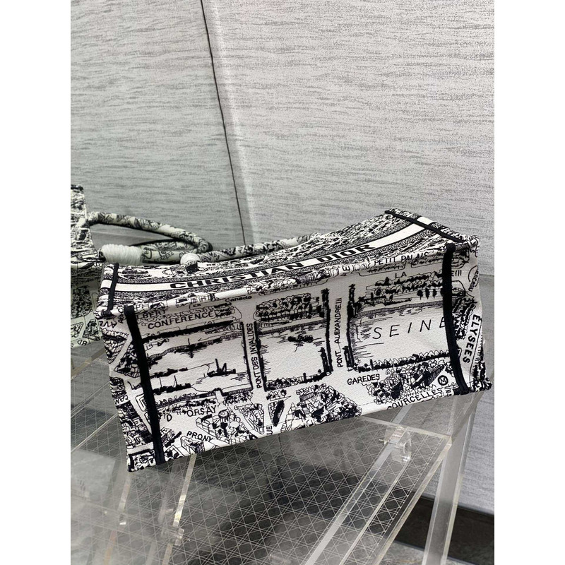 D*or book tote meduim plan de paris embroidery white and black