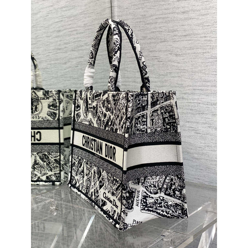 D*or book tote meduim plan de paris embroidery white and black