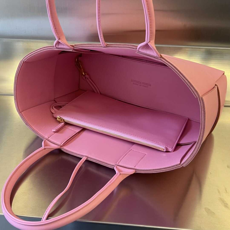 Bo*te*ga ve*ne*ta arco lambskin leather tote bag pink
