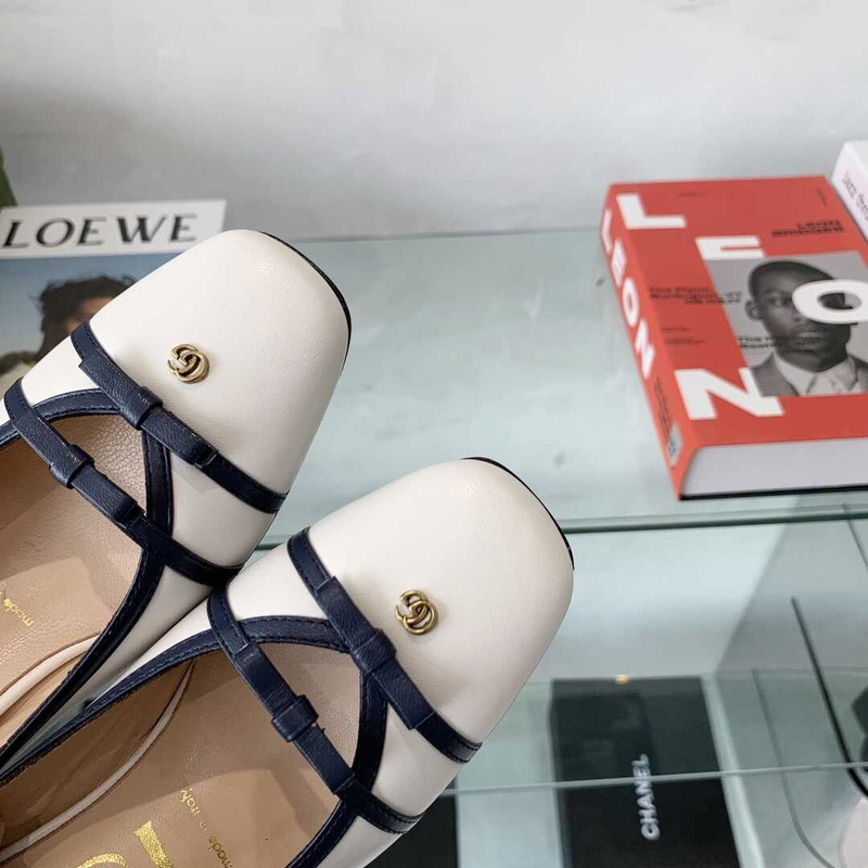 G*u*i leather mid-heel slingback pumps black and white