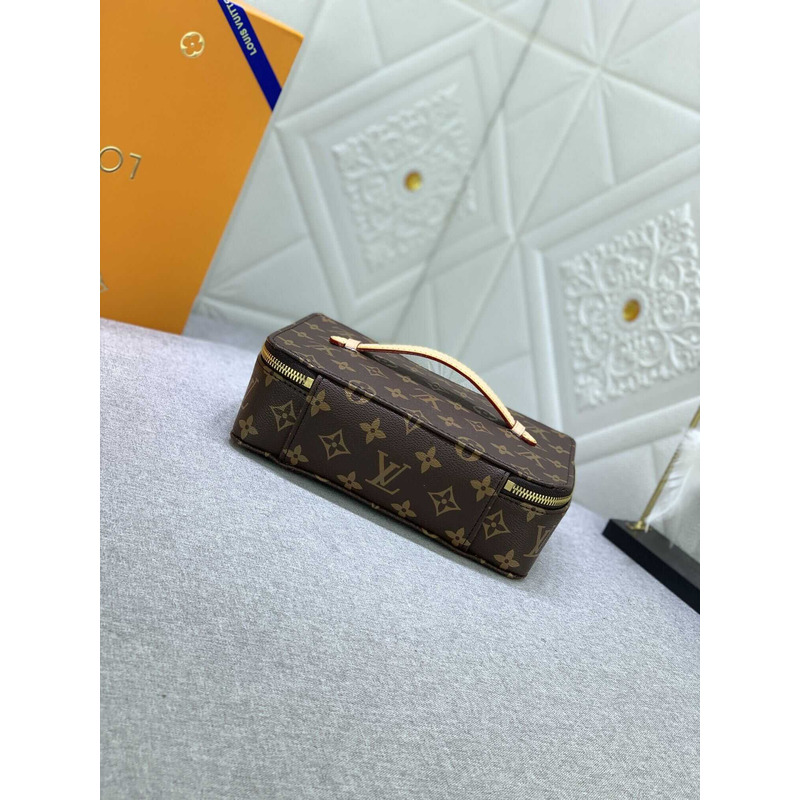 l**is V*t*n nice jewelry case bag