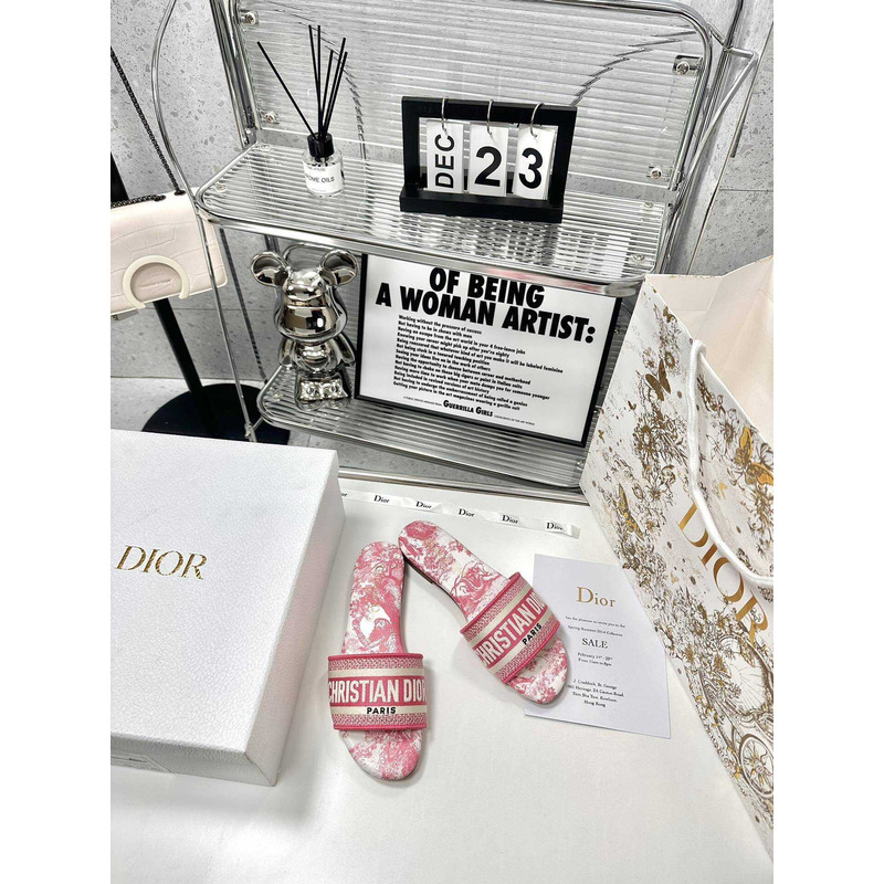 D*or dway slide pink cotton embroidered with metallic thread