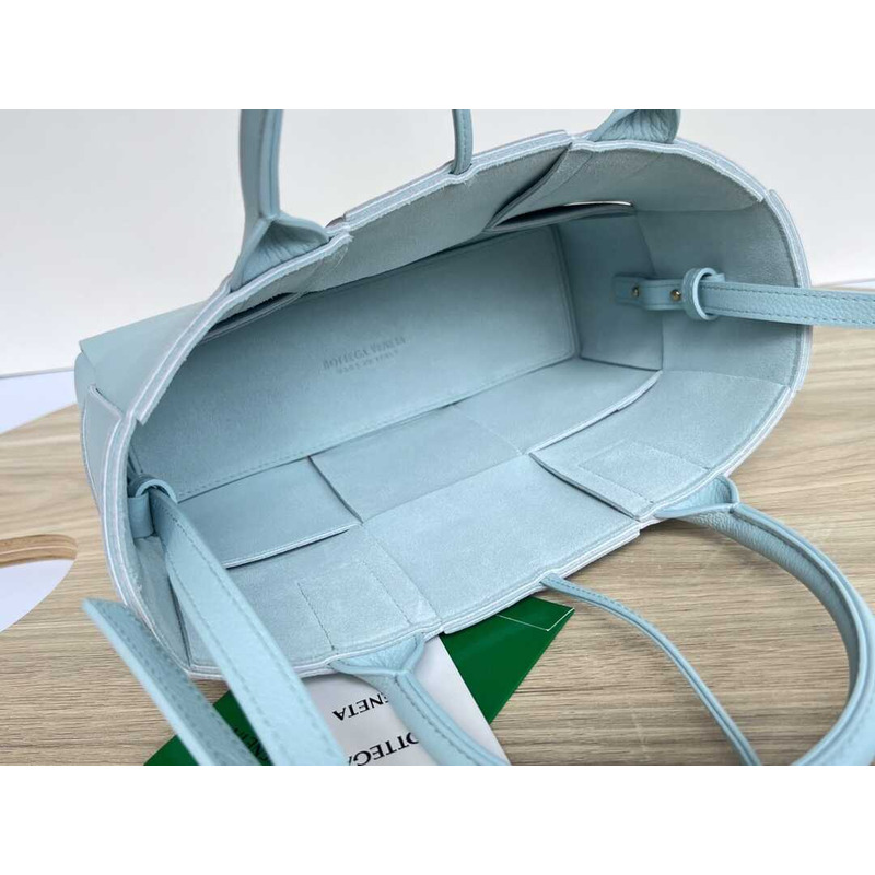 Bo*te*ga ve*ne*ta mini arco tote bag pale blue
