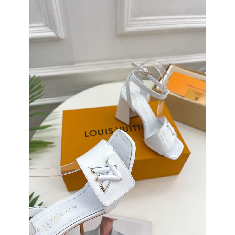 l**is V*t*n shake sandal white