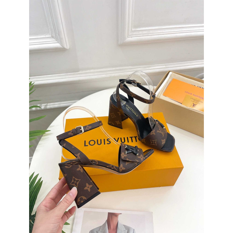 l**is V*t*n monogram silhouette line shoes heel sandals