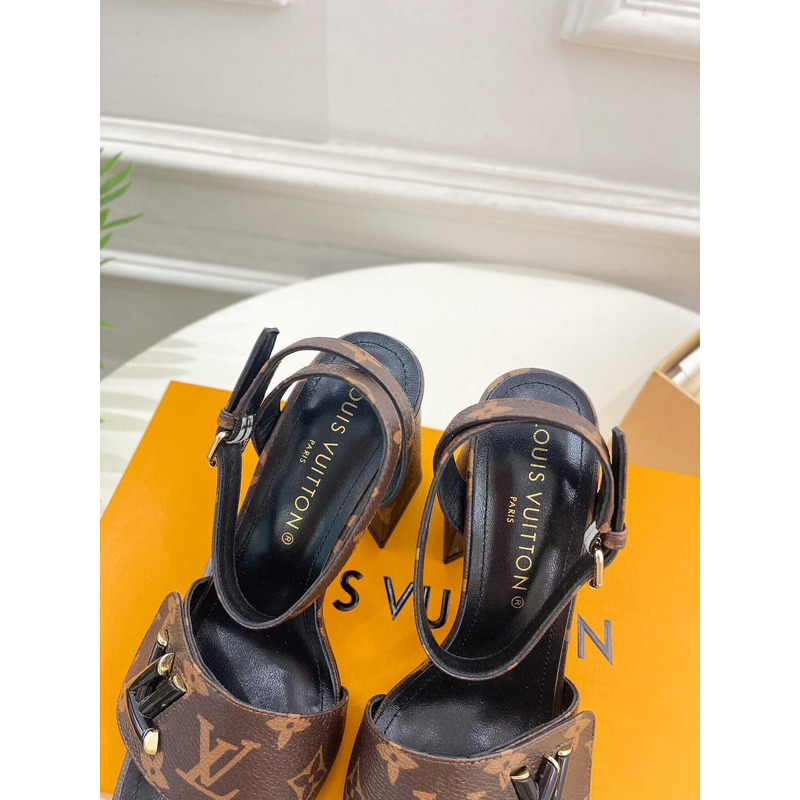 l**is V*t*n monogram silhouette line shoes heel sandals