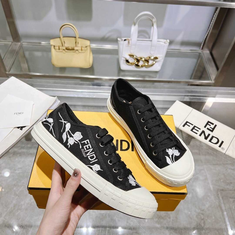 F**di dominos canvas low shoes black