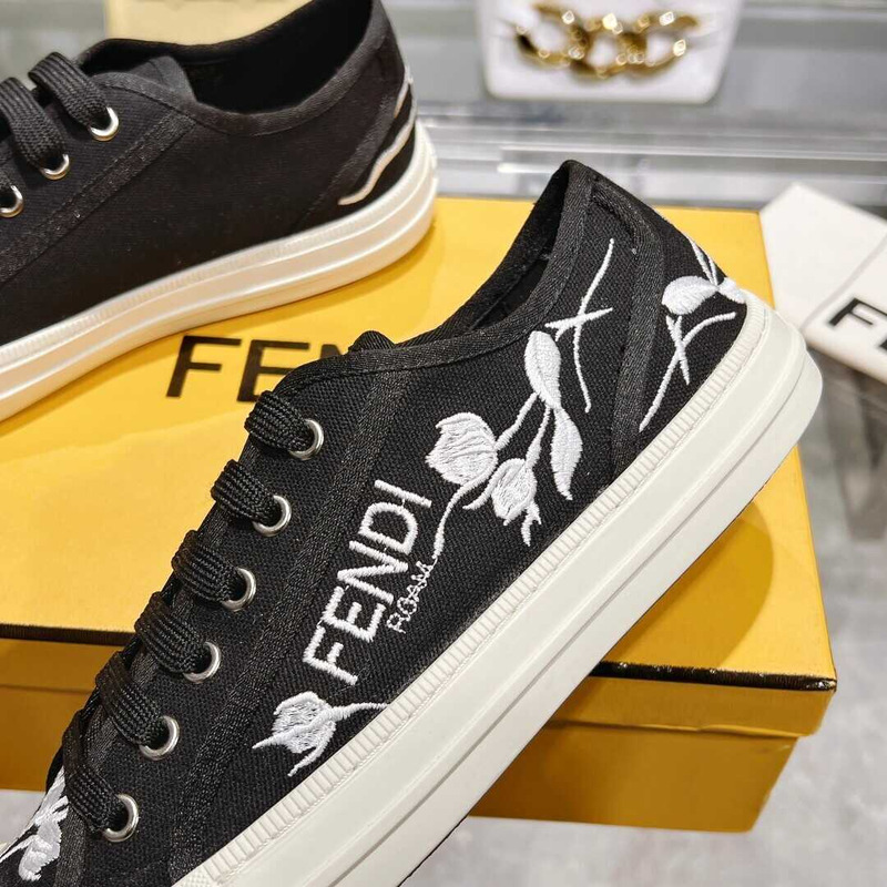F**di dominos canvas low shoes black
