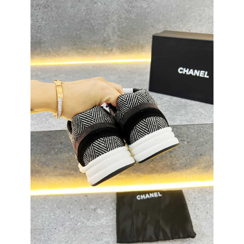 Ch*el low top trainer cc white