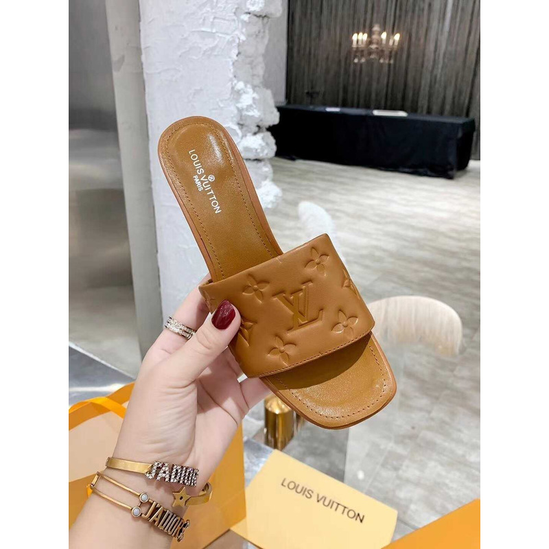 l**is V*t*n revival mule heel brown