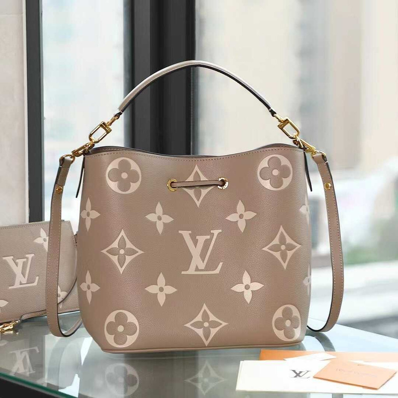 l**is V*t*n néonoé mm bag