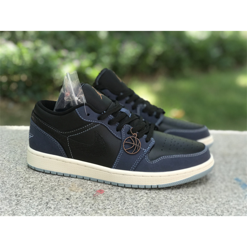 Jordan 1 Retro Low OG Mystic Navy