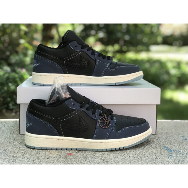 Jordan 1 Retro Low OG Mystic Navy