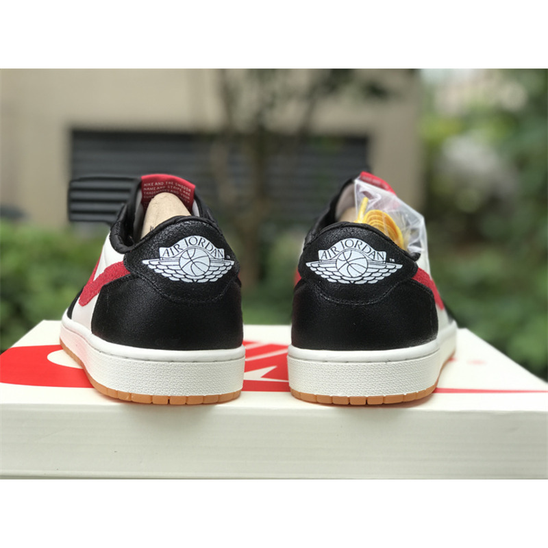 Jordan 1 Sneaker Black Red