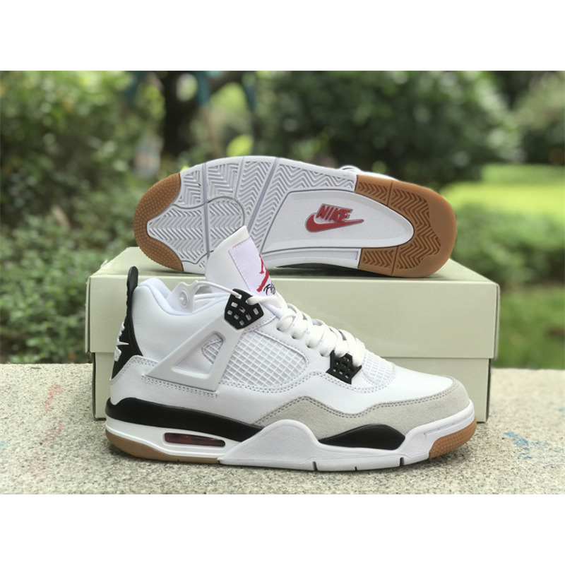 Jordan Retro 4 Sneaker Black And Grey